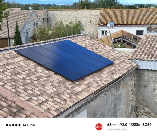 Pose panneaux photovoltaïques sur toit deux pentes à Carcassonne , Narbonne, LR ECO ENERGIES