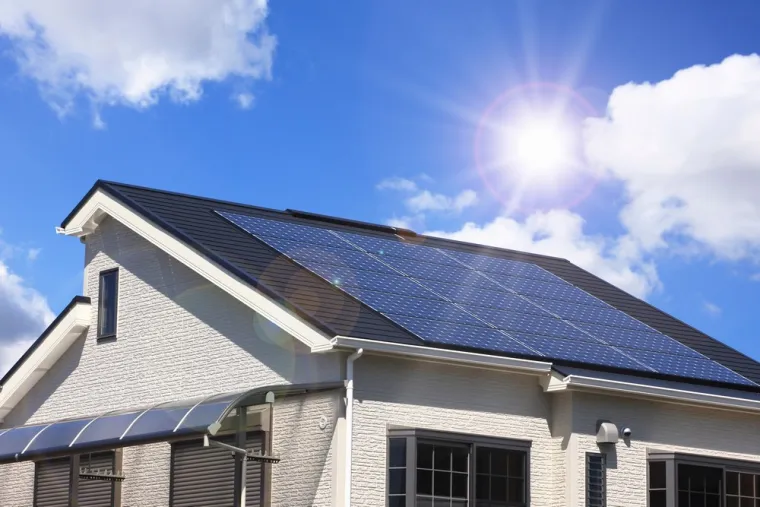 Comment devenir autosuffisant grâce à l'installation de panneaux solaires chez soi et assurer la consommation d'énergie pour une famille de 6 personnes ?, Narbonne, LR ECO ENERGIES